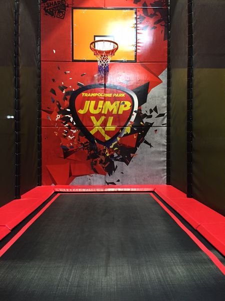 Trampoline Géant à l'Uzine