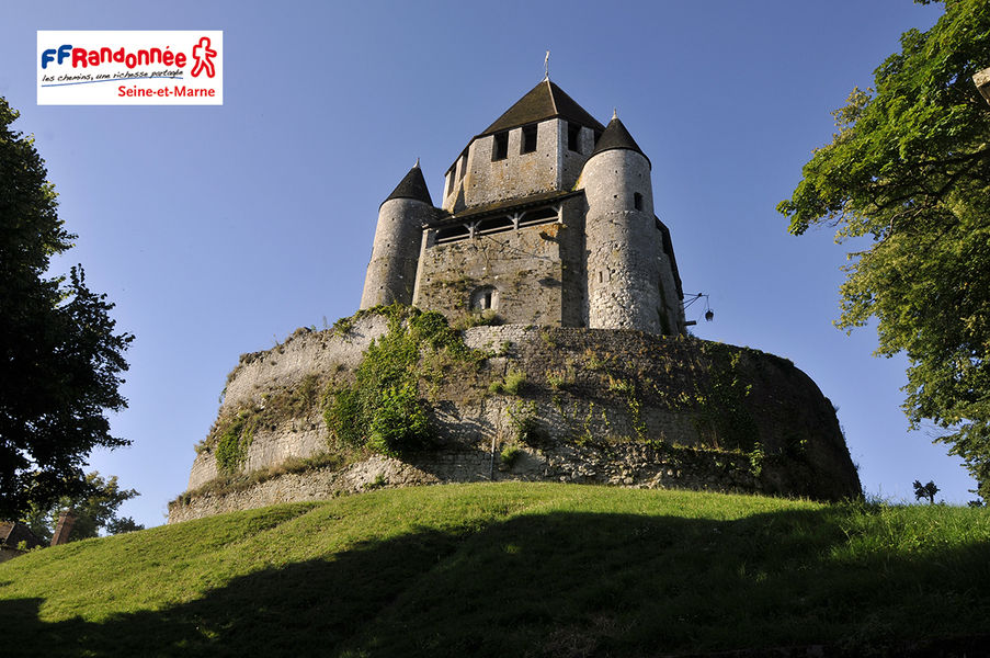 Aux portes de Provins