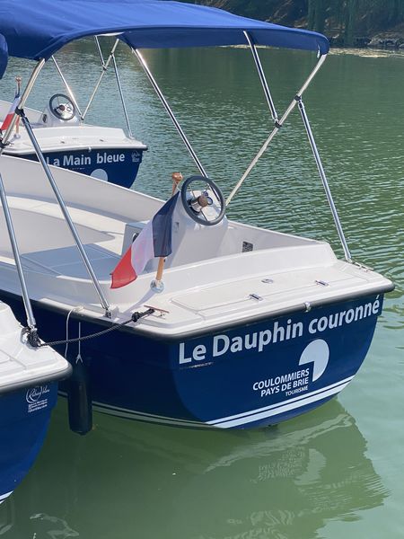 Escapade en bateau sans permis sur le Grand Morin