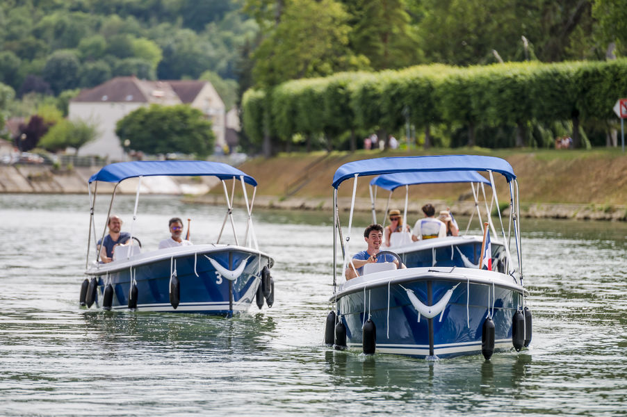 Escapade en bateau sans permis sur la Marne