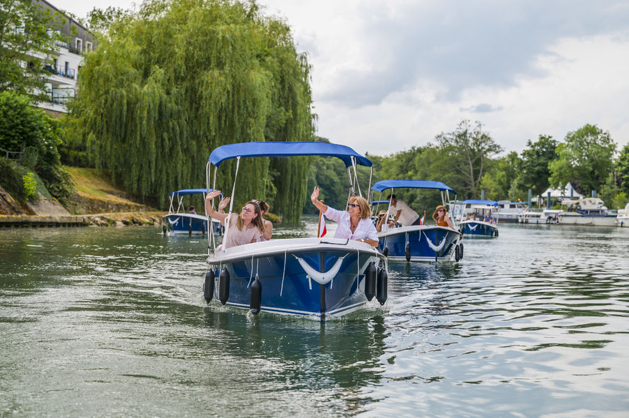 Escapade en bateau sans permis sur le Grand Morin