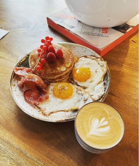 Luwei Brunch Café  