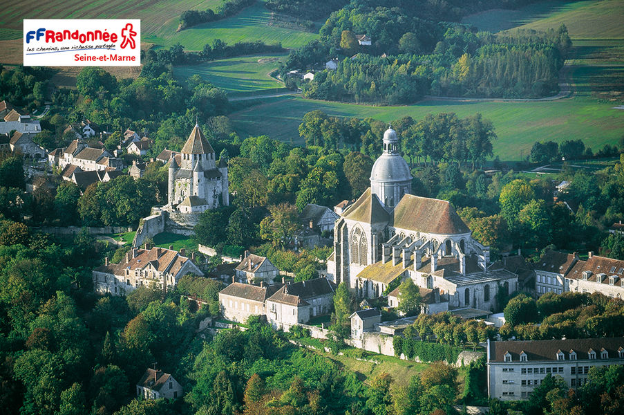 Aux portes de Provins