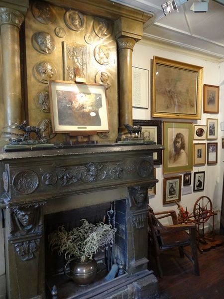 Galerie l’Angélus, Series