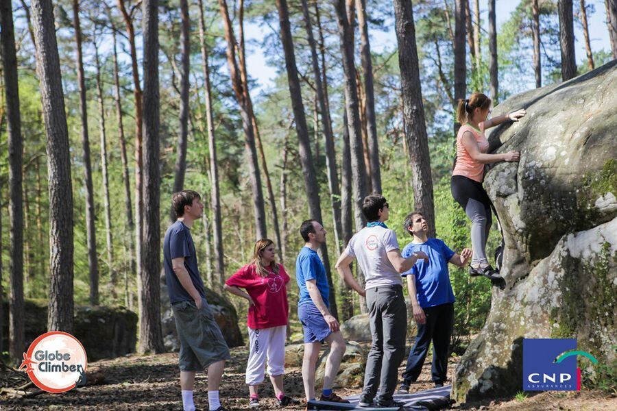 Séance d'escalade de bloc en forêt - bons cadeaux